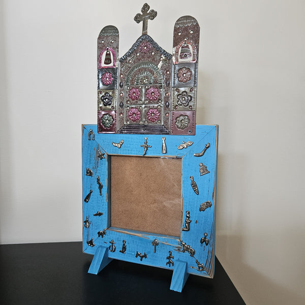 "Los Milagros Suceden" (Miracles Happen) Frame